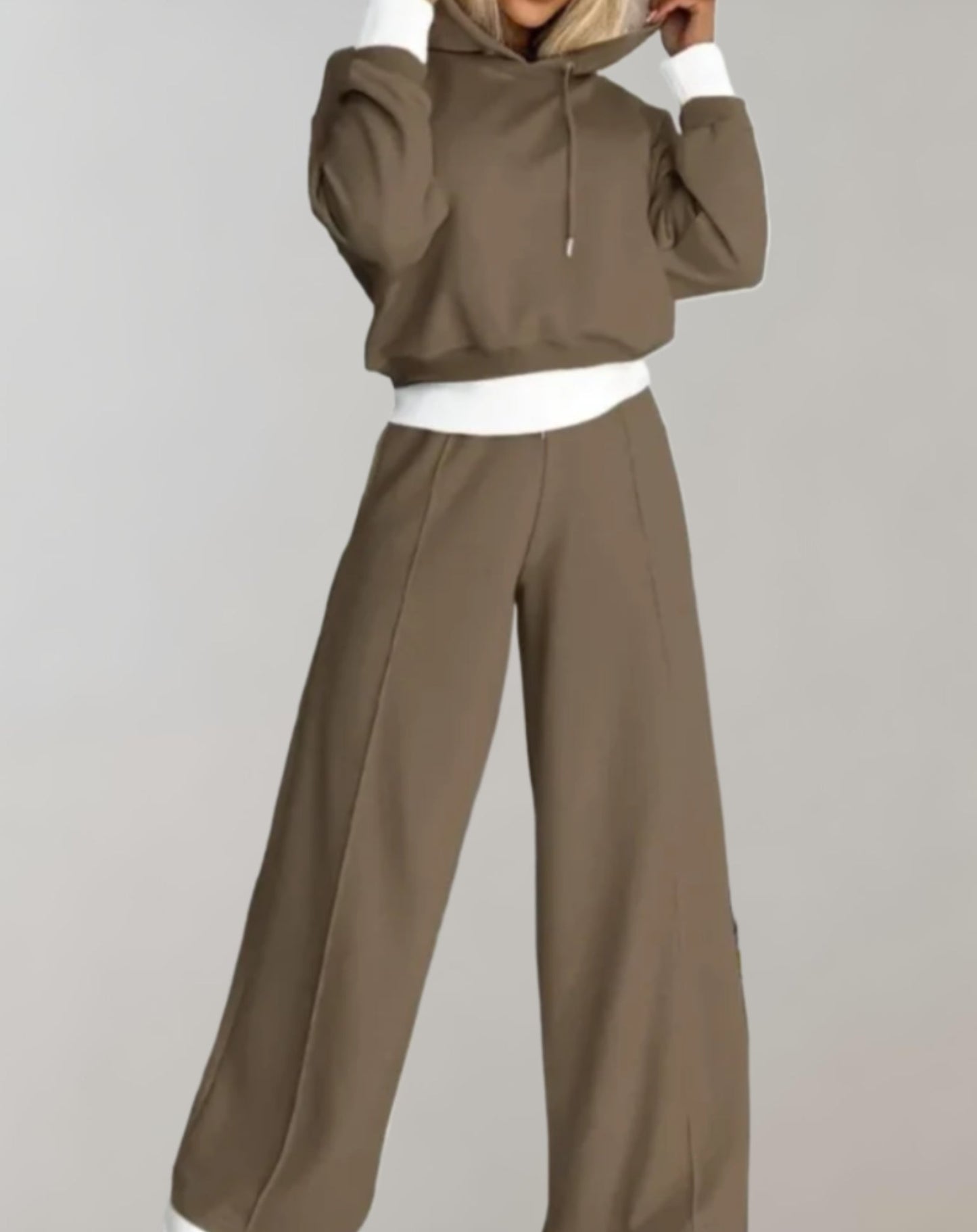 Nina | Dwuczęściowy dres hoodie z szerokimi spodniami damski