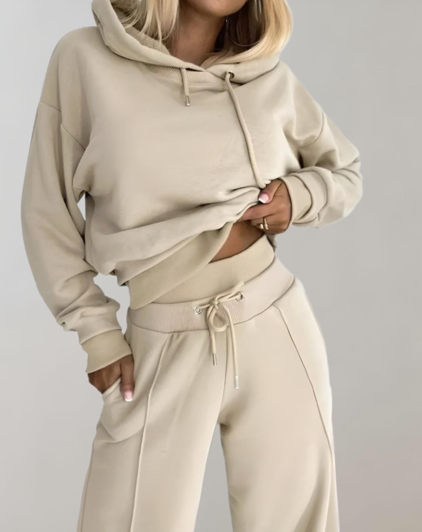 Nina | Dwuczęściowy dres hoodie z szerokimi spodniami damski