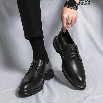 Krzysztof | Eleganckie buty derby męskie z czarnej lakierowanej skóry