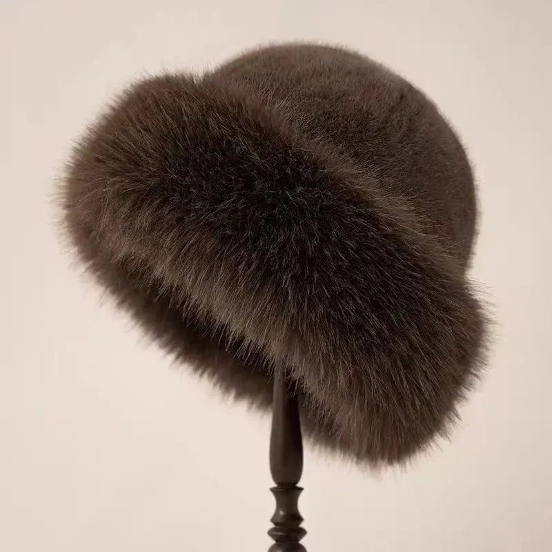Izabela | Elegancka czapka z imitacji futra damska