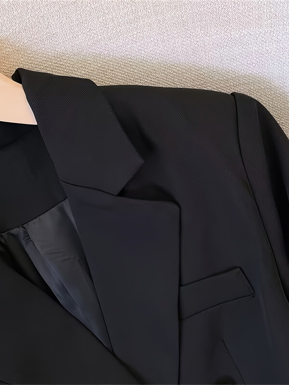 Marynarka damska elegancka dwurzędowa ze złotymi guzikami i kieszeniami z patkami 5
