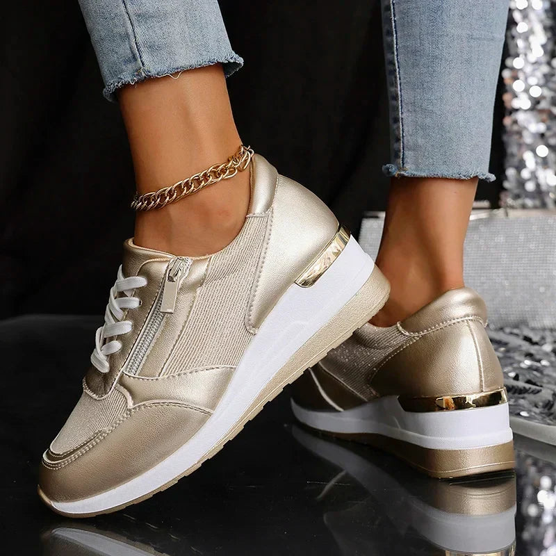 Sneakersy damskie na koturnie z zamkiem i metalicznym wykończeniem 5