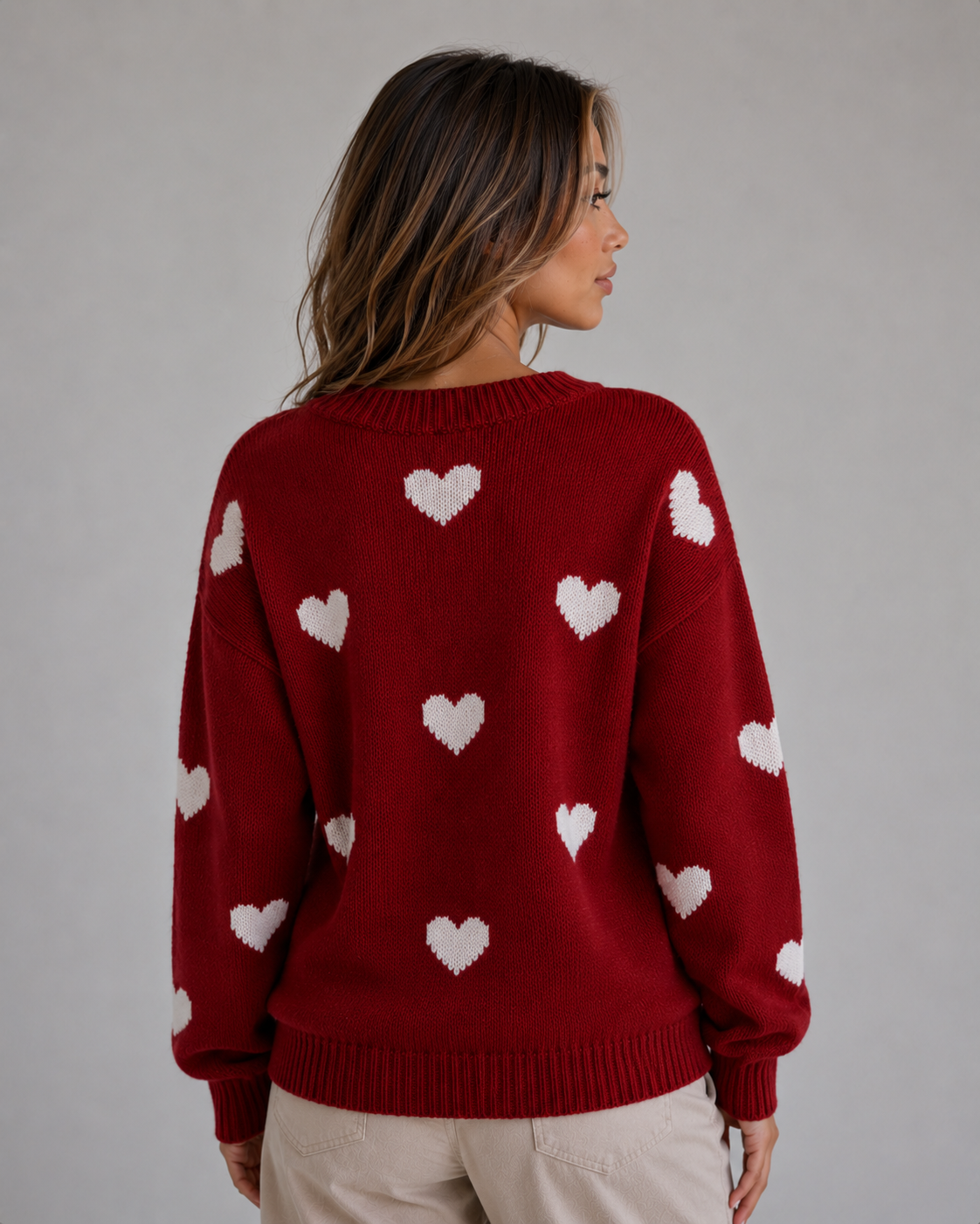 Sweter damski dzianinowy w serca z okrągłym dekoltem 4