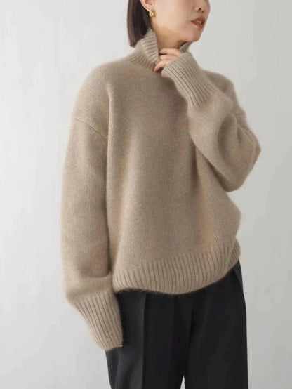 Sweter damski wełniany z golfem oversize 3