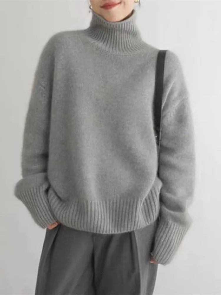 Sweter damski wełniany z golfem oversize 5