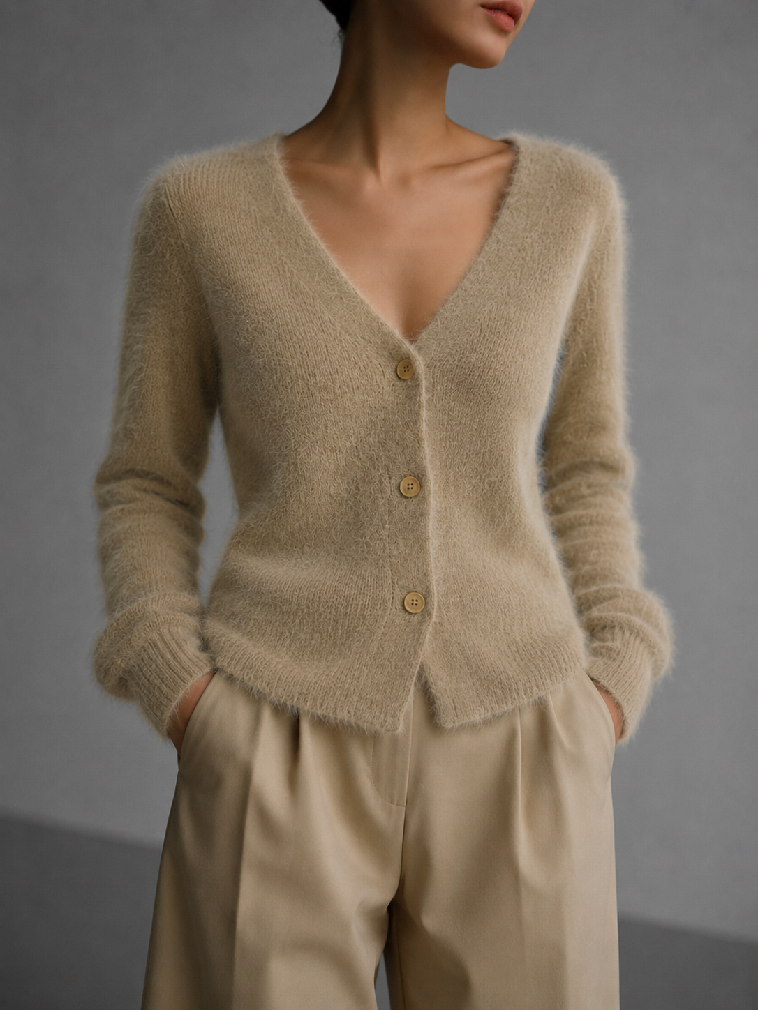 Sweter rozpinany damski na guziki z dekoltem V oversize 4